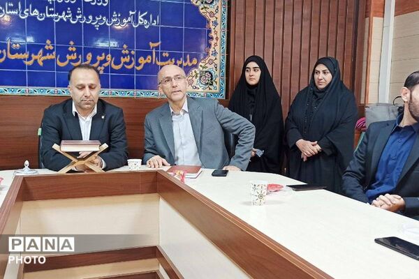 تقدیر از داوران مسابقات قرآن و عترت ورامین 