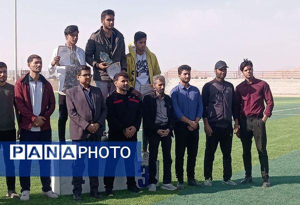 استعدادیابی دختران و پسران ورزشکار در زاوه