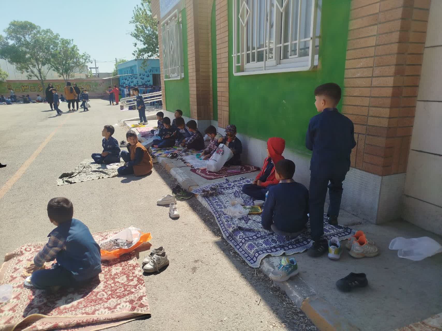 صبحانه سلامت در مدرسه پسرانه مبین شیروان