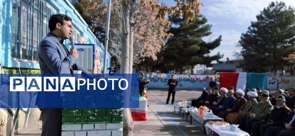 دبیرستان هاجر(س) میزبان زنگ انقلاب 