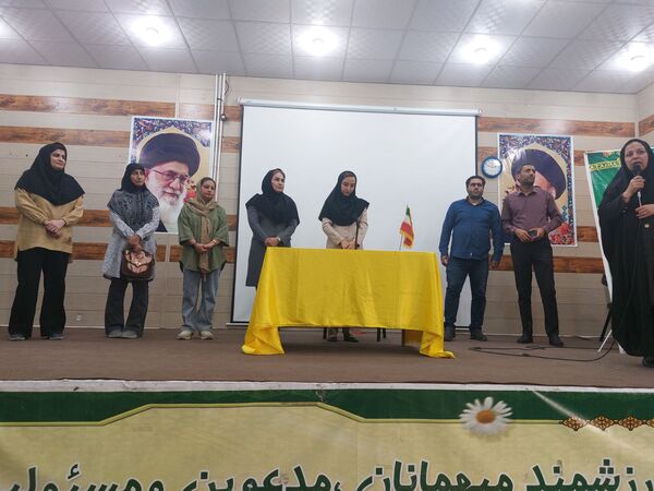 تشکیل جلسه انجمن اولیا و مربیان مدرسه حضرت معصومه(س) شاهد