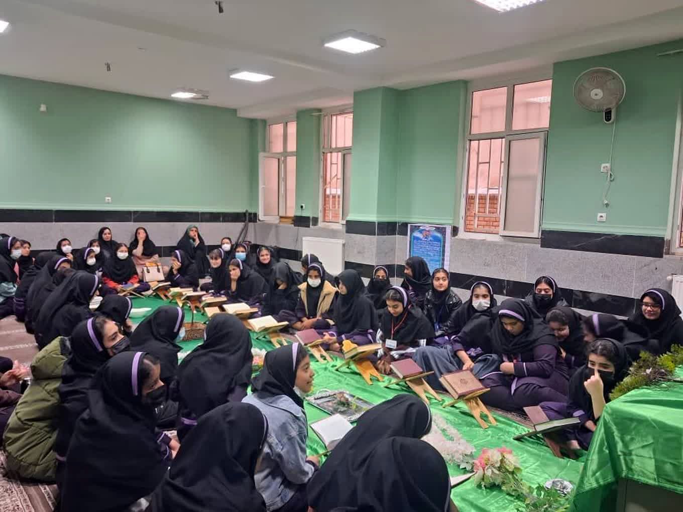 برگزاری محفل انس با قرآن کریم در مدرسه حضرت خدیجه کبری (س) جم