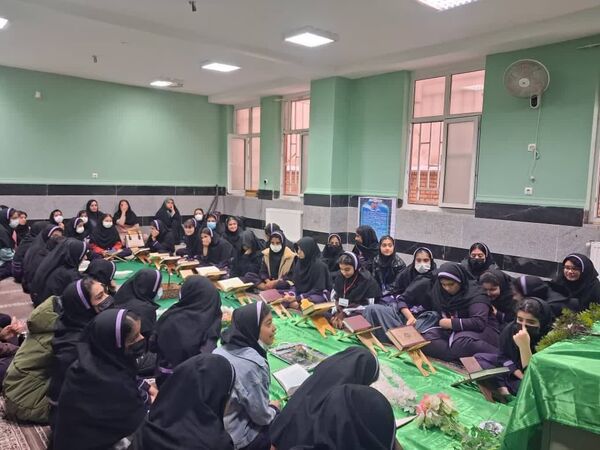 برگزاری محفل انس با قرآن کریم در مدرسه حضرت خدیجه کبری (س) جم