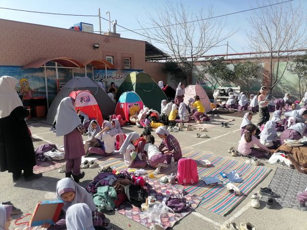 گرامیداشت ایام الله دهه  فجر در دبستان زنده یاد نوحی 
