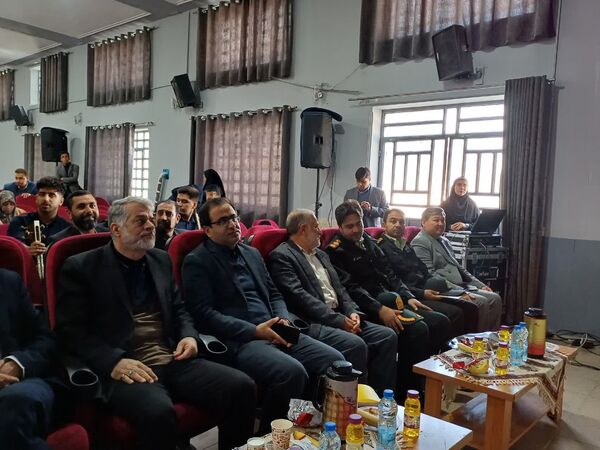 تجلیل از برگزیدگان 2 جشنواره پرورشی در شهرستان زرقان 
