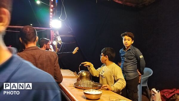 میدان ازادی هر شب میزبان وطن پرستان نیشابوری می شود 