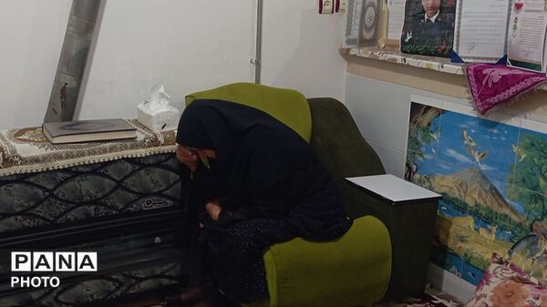 دیدار بانوان بسیجی پایگاه‌های رزق آباد و فرگ با خانواده شهید مرادپور