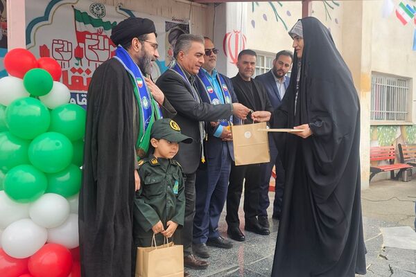  همایش «یاوران انقلاب» با محوریت نقش آفرینی دانش آموزان در گام دوم انقلاب