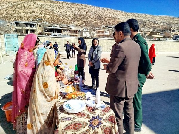 تقدیر از دانش‌آموزان آموزشگاه برکت شهرک مامور