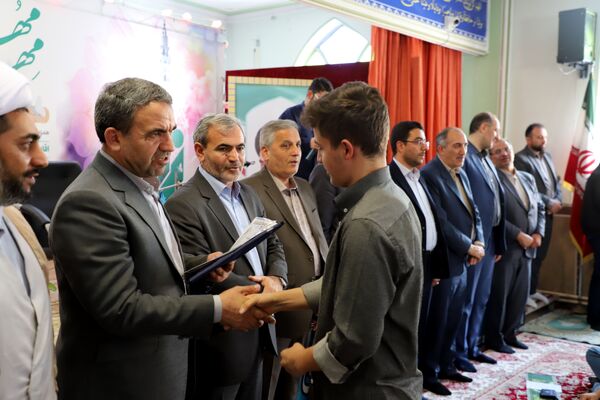 طنین زنگ نماز در مدارس آذربایجان‌شرقی