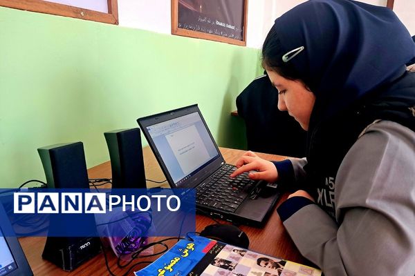 افتتاح سایت رایانه در مدرسه دخترانه موعود ملارد