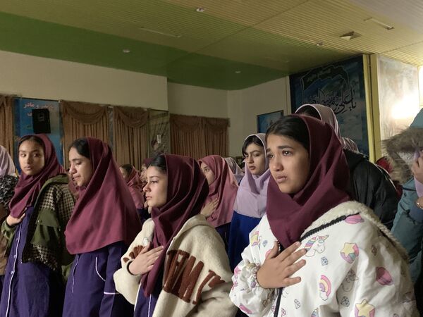 دختران ملاردی در اردوی سیاحتی زیارتی مشهد 