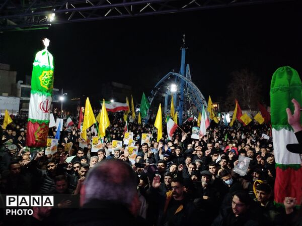 راهپیمایی بزرگ مردم ولایتمدار ورامین بر علیه آمریکا و اسرائیل جنایتکار برای خون خواهی رهبر معظم انقلاب اسلامی