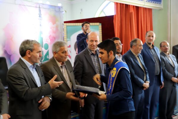 طنین زنگ نماز در مدارس آذربایجان‌شرقی