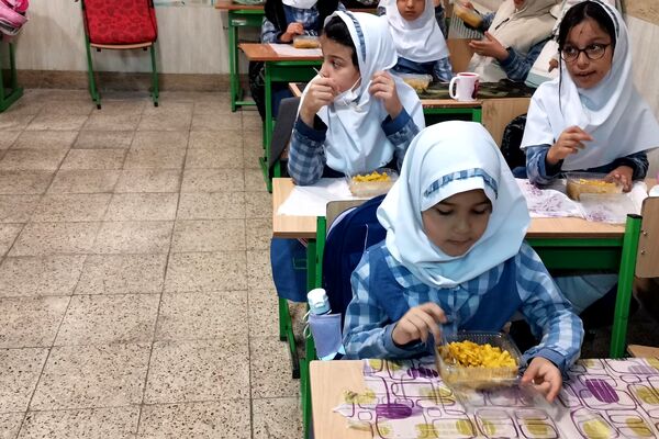 خانه کودک در مدرسه؛ تجربه‌ای نو برای دانش‌آموزان ورامینی 