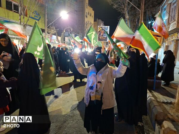 تجمع فرهنگیان و دانش‌آموزان اهری در آستانه چهلم رهبر شهید و شهدای دانش‌آموز میناب