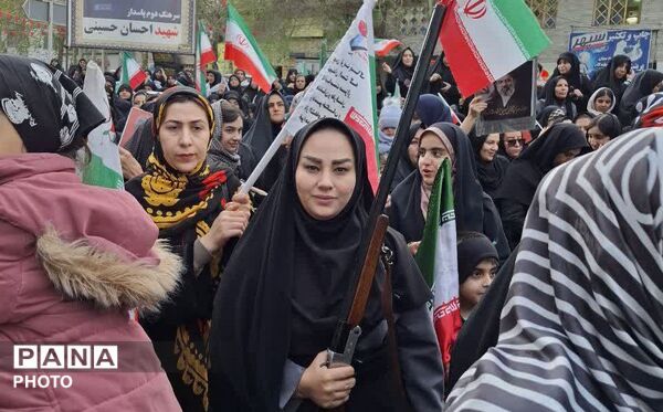 اجتماع بانوان خرم‌آبادی برای تکریم خانواده‌های شهدا و ایثارگران