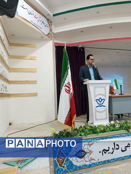 جلسه هماهنگی شروع سال تحصیلی با مدیران مدارس در شهرستان خلیل آباد 