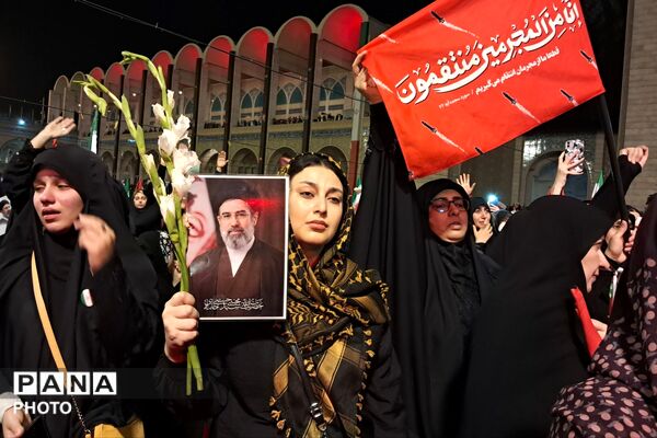 آیین وداع ملت ایران با پدر امت؛ خیزش یک ملت در سوگ رهبر شهید