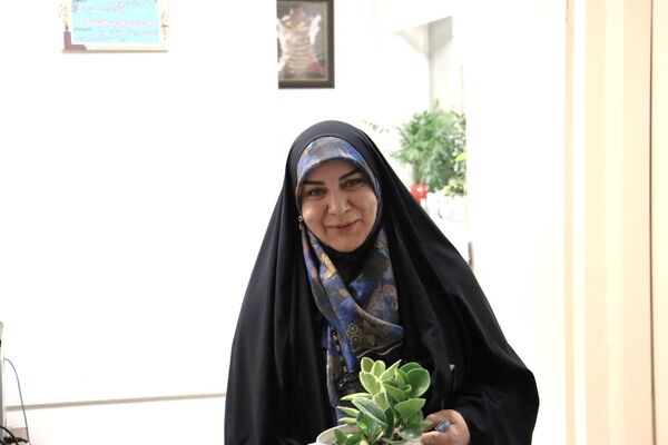گرامیداشت هفته معلم با تجلیل از فرهنگیان آموزش و پرورش منطقه ۱۴ 