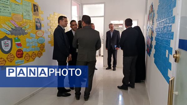 بازدید مسئولین استانی  از دبیرستان فرزانگان