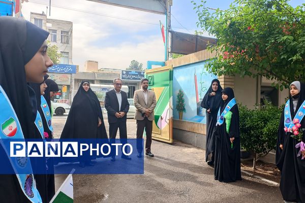 برگزاری مراسم بزرگداشت روز معلم در نیشابور 