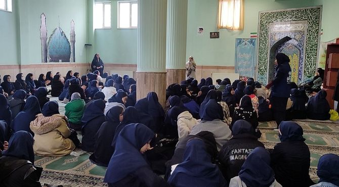 جشن نیمه شعبان در آموزشگاه حضرت معصومه (س) ناحیه دو شهرری 