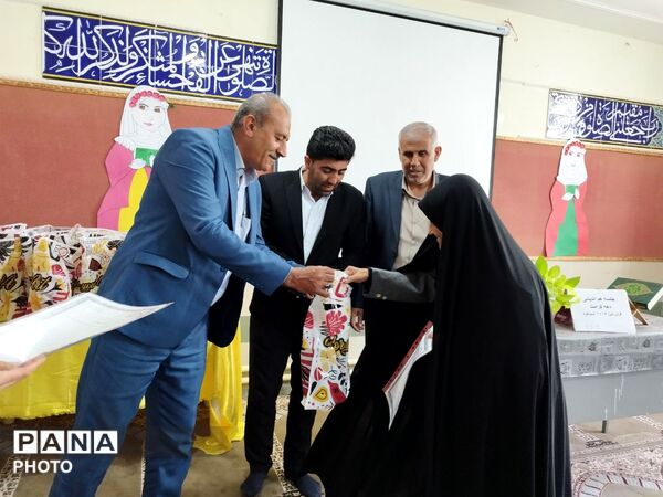 عوامل امور تربیتی آموزش‌وپرورش شیب‌کوه مورد تجلیل قرار گرفتند