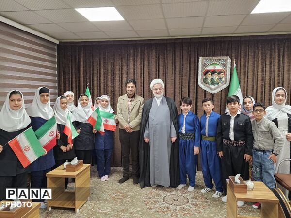 دیدار دانش آموزان کانون پرورش فکری کودکان و نوجوانان استان کردستان با نماینده ولی‌فقیه 
