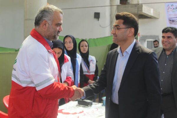 برپایی میز خدمت به مناسبت هفته دولت در گلوگاه 