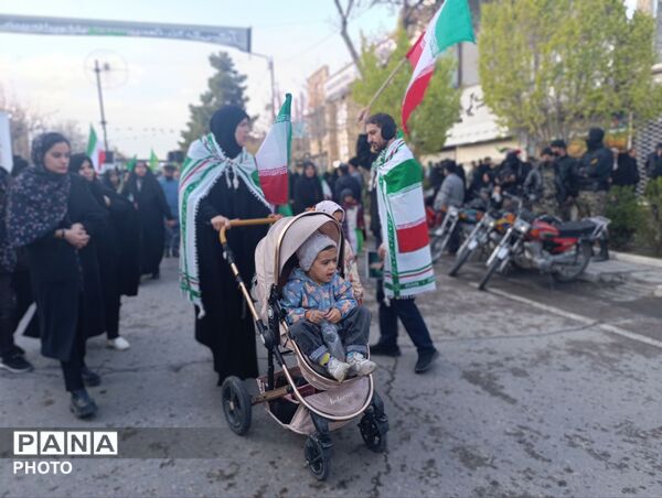 اجتماع بزرگ مردم نیشابور برای بیعت با سومین رهبر جمهوری اسلامی ایران 
