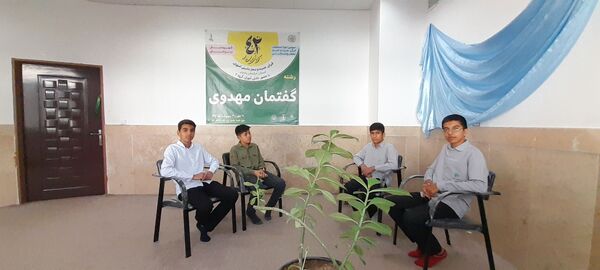 رقابت دانش‌آموزان شهرستان خلیل‌آباد در چهل‌ودومین دوره مسابقات قرآن عترت و نماز 