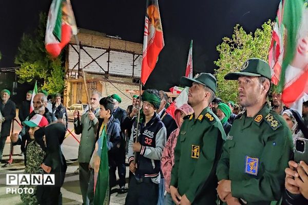 اجتماع مردم بار در شب هفتاد و چهار
