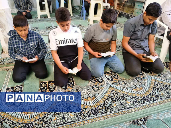 حضور نوجوانان در دعای عرفه 