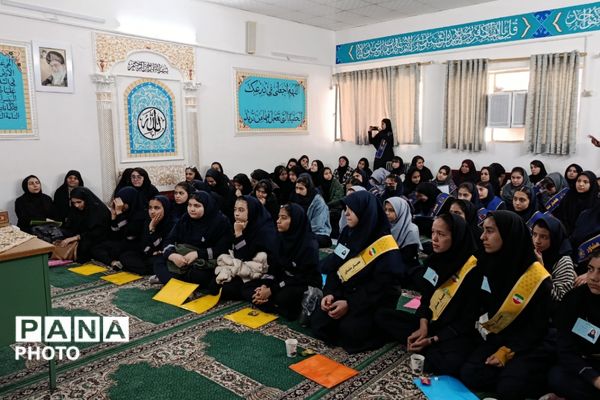 گامی مؤثر در مسیر رشد؛ گردهمایی همیاران مشاور دختر در ابوذر غفاری