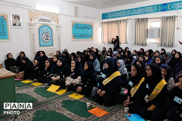 گامی مؤثر در مسیر رشد؛ گردهمایی همیاران مشاور دختر در ابوذر غفاری