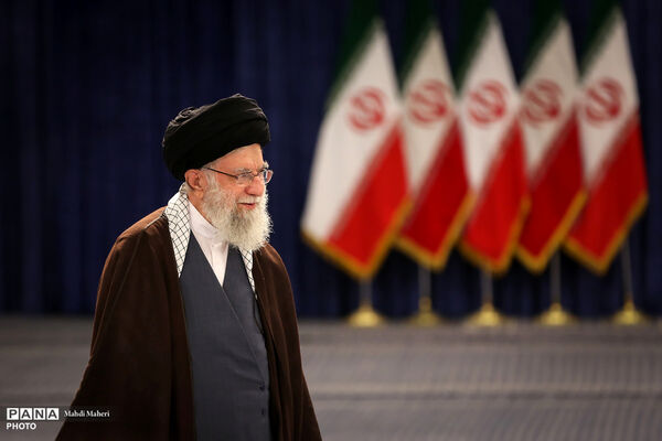 حضرت آیت‌الله العظمی شهید سیدعلی حسینی خامنه‌ای