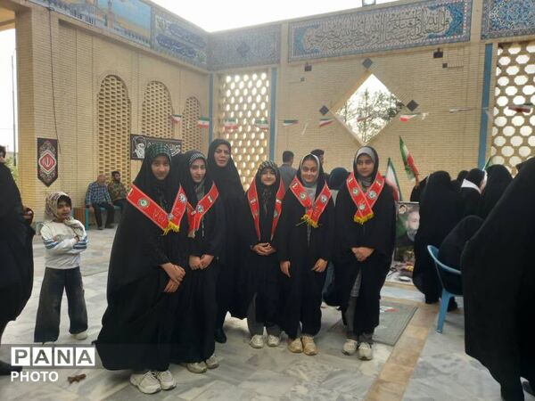 تجدید پیمان دانش‌آموزان پیشتاز ابرکوه آرمان‌های شهدا
