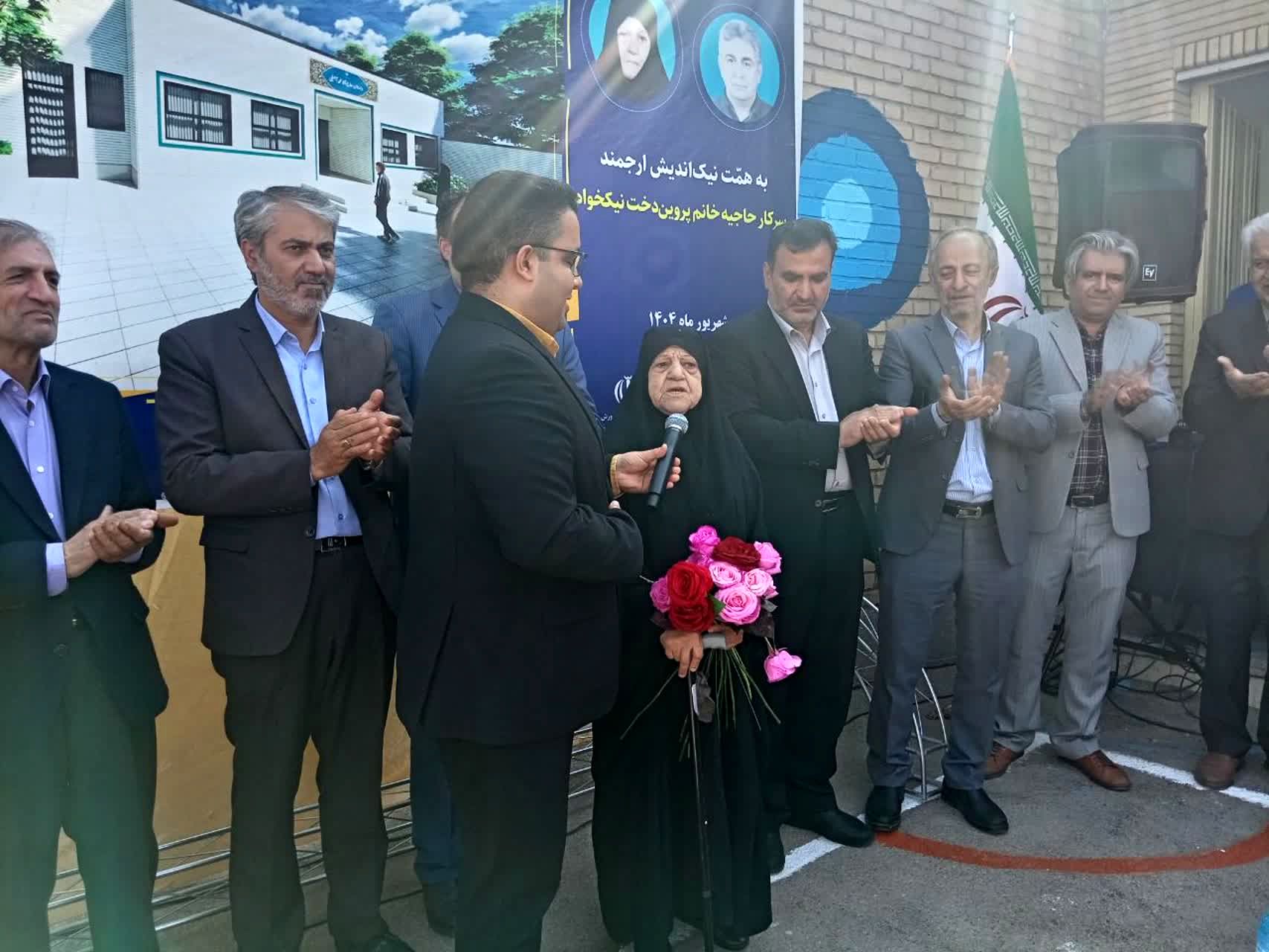 آیین کلنگ‌زنی مدرسه زنده‌یاد حاج محمد آجیلی در کاشان