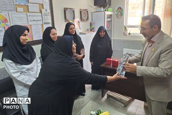 افتتاح اتاق بهداشت مدرسه نور ایمان پردیس به مناسبت  هفته سلامت