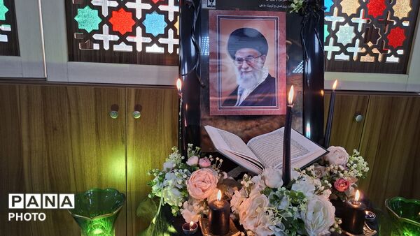 محفلِ سوگ و عهد؛ هفتمین روزِ وداع با رهبر شهید در آموزش و پرورش منطقه ۳