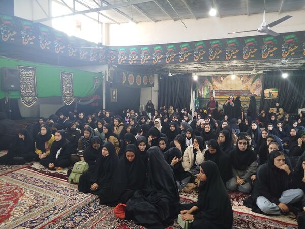 اعزام دانش‌آموزان دختر آشخانه به اردوی راهیان نور