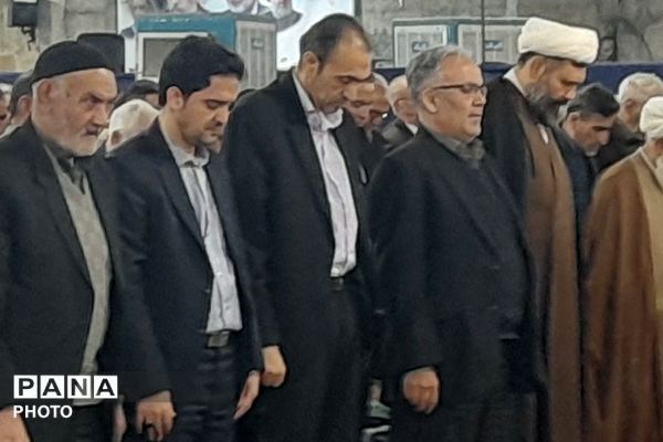 حضور پرشور فرهنگیان و دانش‌آموزان در مصلی نسیم شهر