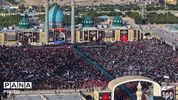 شکوه ایثار در قم؛ پیکر شهید ایران بر دستان ملت تشییع شد