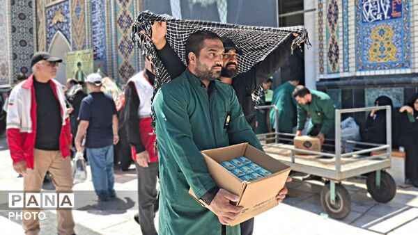 تشییع باشکوه پیکر مطهر رهبر شهید انقلاب اسلامی در مشهد
