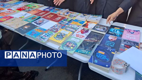 هفته کتاب و کتابخوانی در دبیرستان بهار آزادی قائمشهر