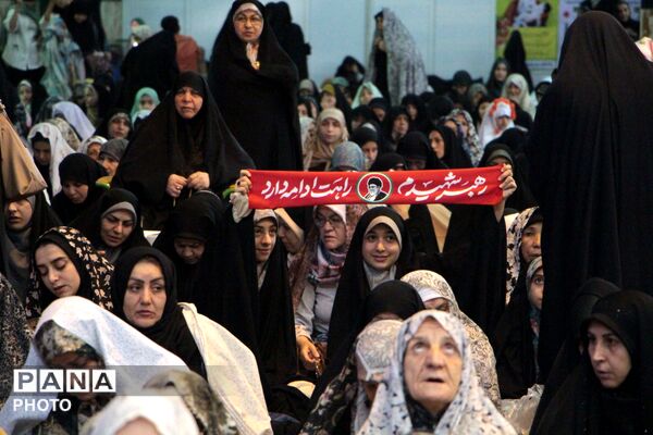 دعوت به «دخترانه‌ترین نماز جمعه»