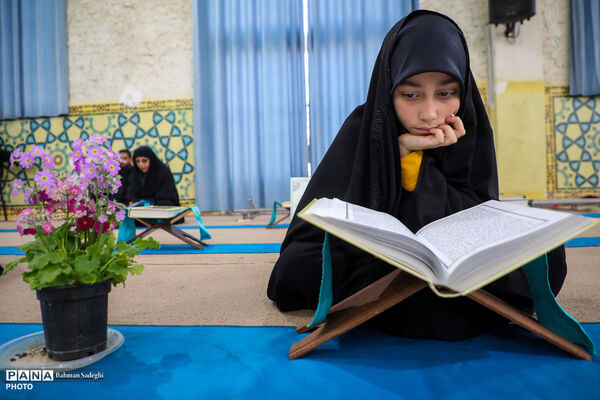 مراسم جزخوانی قرآن کریم در آستان مقدس امامزاده نرمی - اصفهان