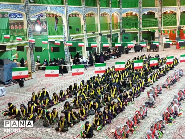 جشن بیست‌وهفتمین سالگرد تاسیس سازمان دانش آموزی توسط پیشتازان یزدی