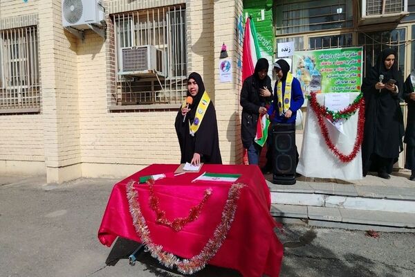 گلبانگ زنگ چهل و هفتمین پیروزی انقلاب اسلامی در مدرسه شهید مجید دهنوی 